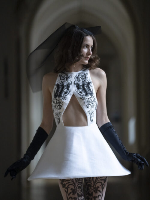 Marynarka lniana damska biała z haftem i spodnie lniane damskie białe