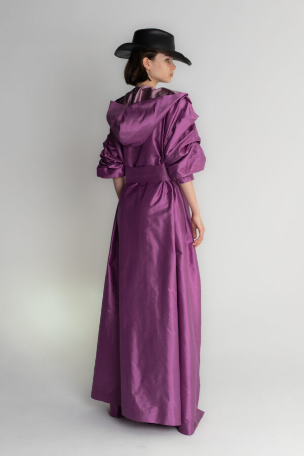 Płaszcz lekki damski jedwabny różowy z kapturem