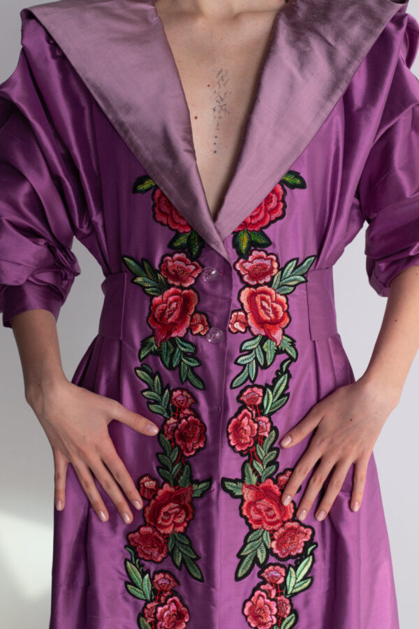 Płaszcz lekki damski jedwabny różowy z kapturem